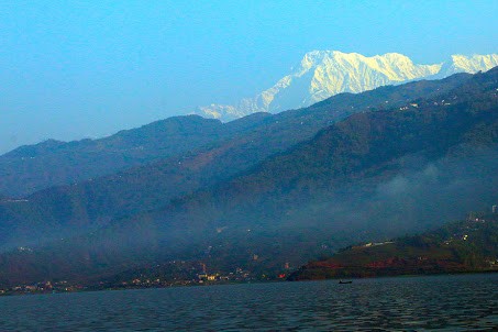 फेवातालमा डुङ्गा पल्टिँदा एकजना बेपत्ता