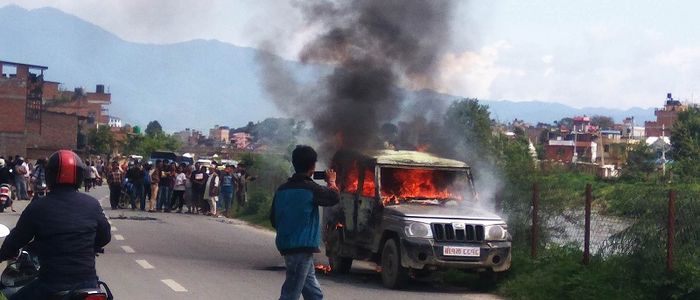 धनगढीका तीन ठाउँमा राखेका बम सेनाको टोलीद्वारा निस्क्रिय, नगरपालिकाको गाडीमा आगजनी