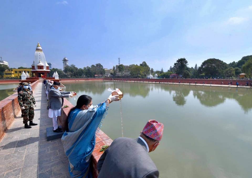 राष्ट्रपति विद्यादेवी भण्डारी र प्रधानमन्त्री अाेली ऐतिहासिक रानीपाेखरीमा ! ( फाेटाे न्युज )