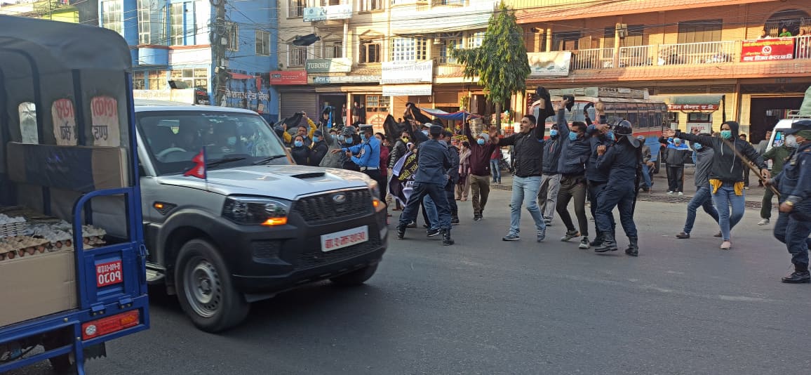 अर्थमन्त्री पौडेललाई बुटवलमा कालो झन्डा