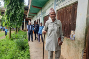 नब्बे वर्षीय डाँगीलाई विद्यालय जान उमेरले छेकेन