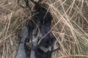 दमकमा रतुवा खोलाको किनारबाट बेवारिसे हातहतियार र गोलीगठ्ठा बरामद