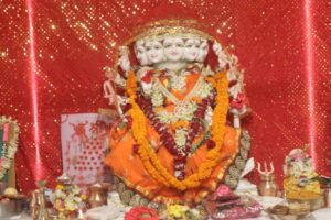 बिर्तामोडको गायत्री मन्दिरमा एक वर्षमै दुई लाखभन्दा बढी भक्तजनद्वारा दर्शन