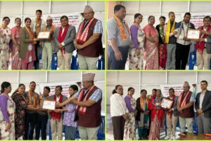 बिर्तामोड वडा नम्बर १ द्वारा उत्कृष्ट कर्मचारी र टोल विकास संस्थाहरू सम्मानित