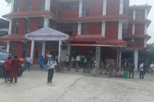 भद्रपुरमा लेखापढी व्यवसायीको आन्दोलन: भू-सेवा ठप्प, मालपोत कार्यालयले भित्रैबाट सेवा दिने