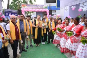 बङ्गाल निर्वाचन: दार्जिलिङका मतदान केन्द्रमा अन्तर्राष्ट्रिय पर्यवेक्षक, सुभेन्दुले भने– यसपटक शान्तिपूर्ण छ