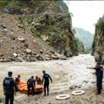 दैलेखमा यात्रुवाहक हाइस कर्णाली नदीमा खस्यो; खोजी र उद्धार कार्य जारी